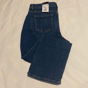 NWT Lee Classic Fit Straight Leg, 16P